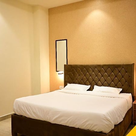 Hotel Kapson Palace 巴雷利 外观 照片