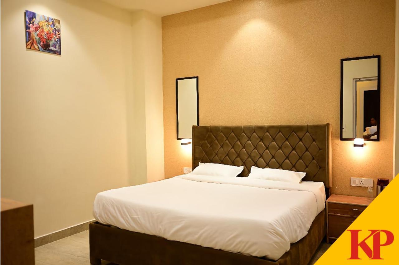 Hotel Kapson Palace 巴雷利 外观 照片